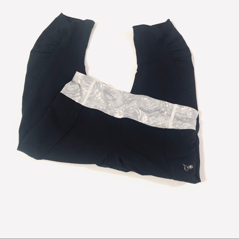 LULULEMON BLACK GRAY TOP SPEED RUCHED CROP CAPRI’S - Picture 8 of 12